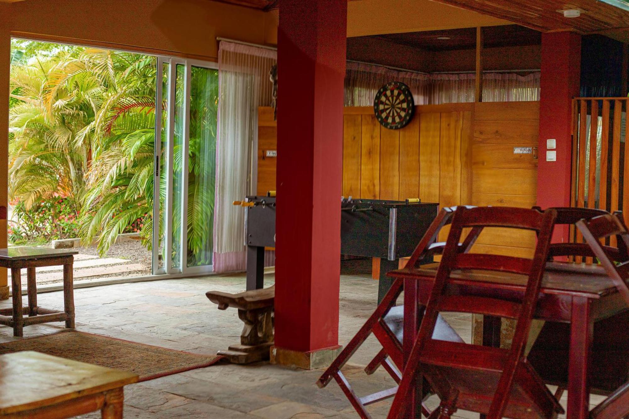 Golden Hill Parker Hotel Elmina Exterior photo