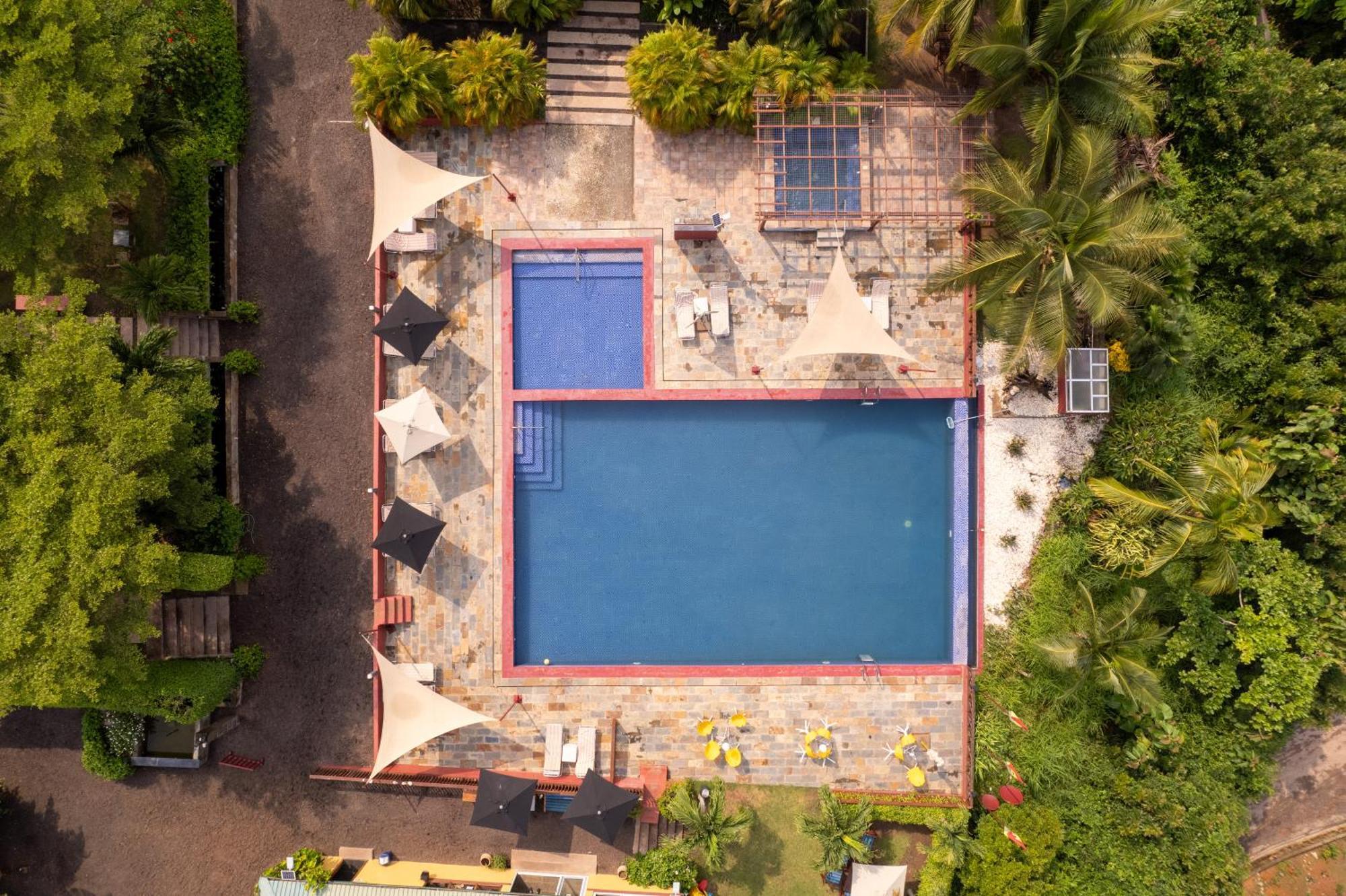 Golden Hill Parker Hotel Elmina Exterior photo
